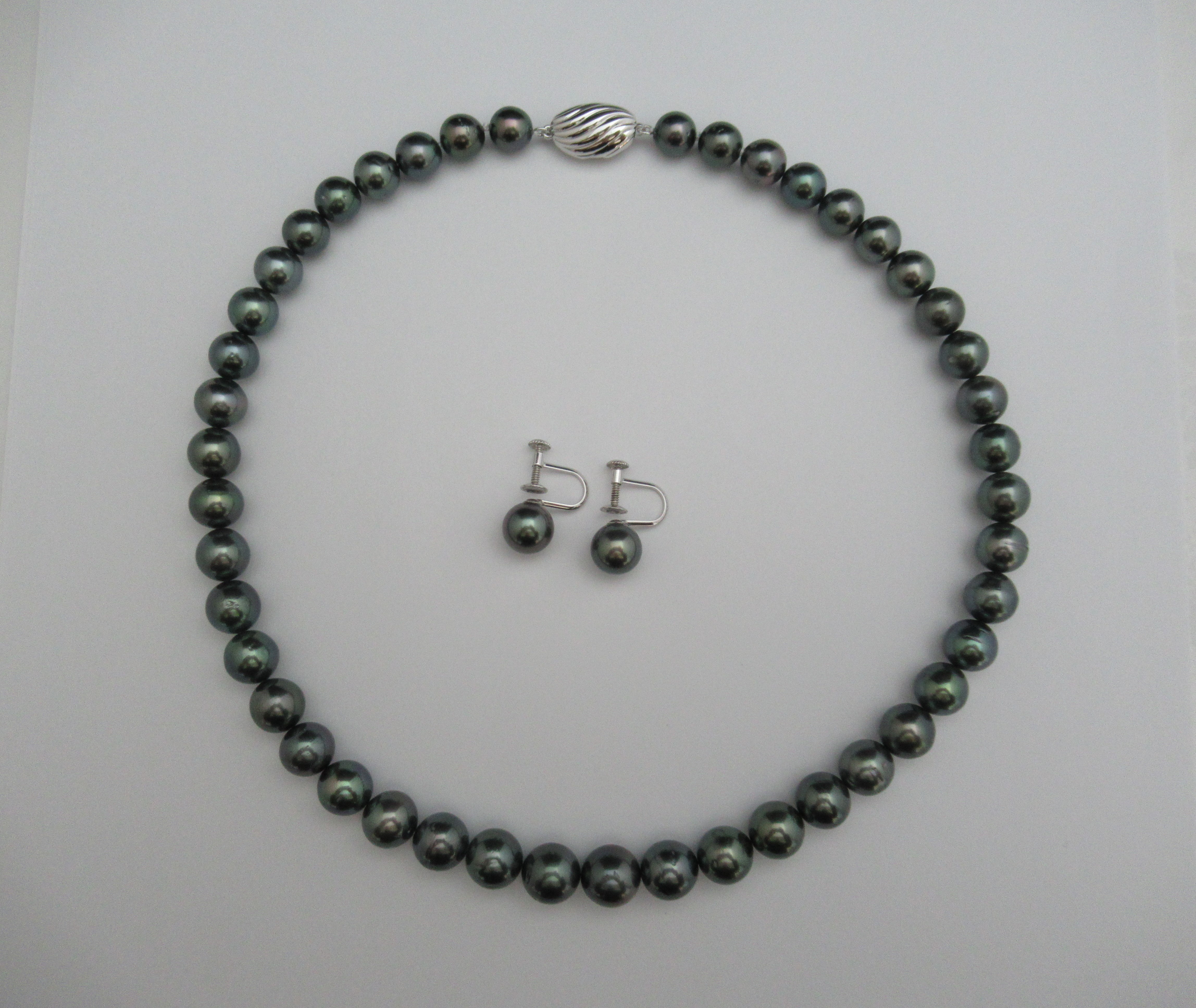 黒真珠、小さめネックレスセット | 秤谷真珠